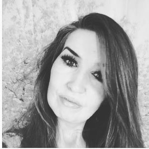 Meet your Posher, Caroline